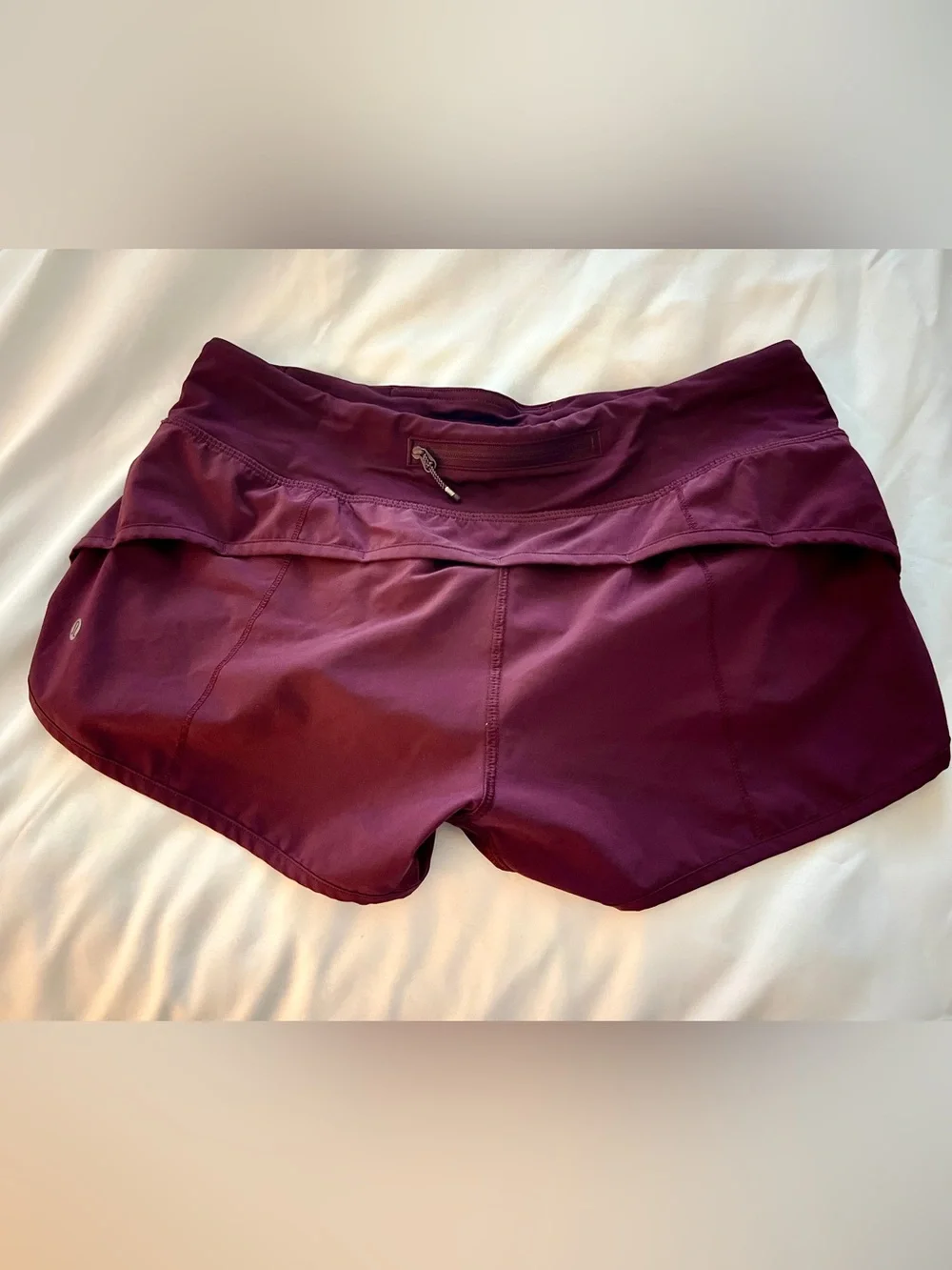 Like new maroon Lulu speed short sz6